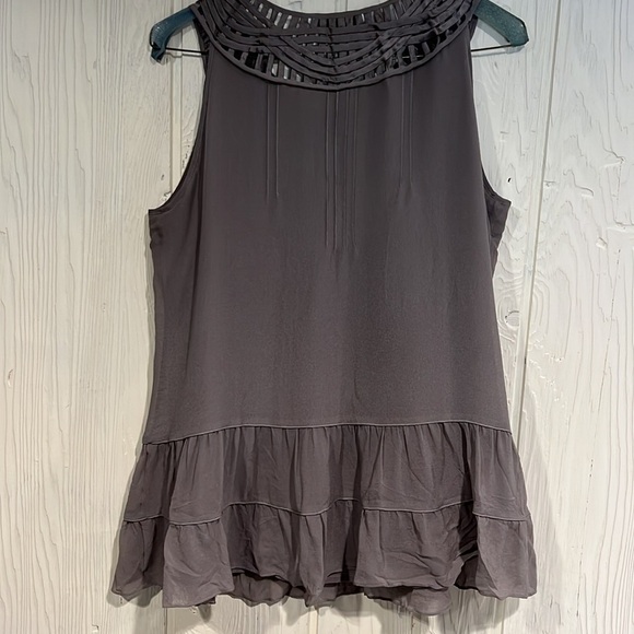 ZARA Woman blouse..satin type trim at neck and flounce at bottom size large - Picture 5 of 8